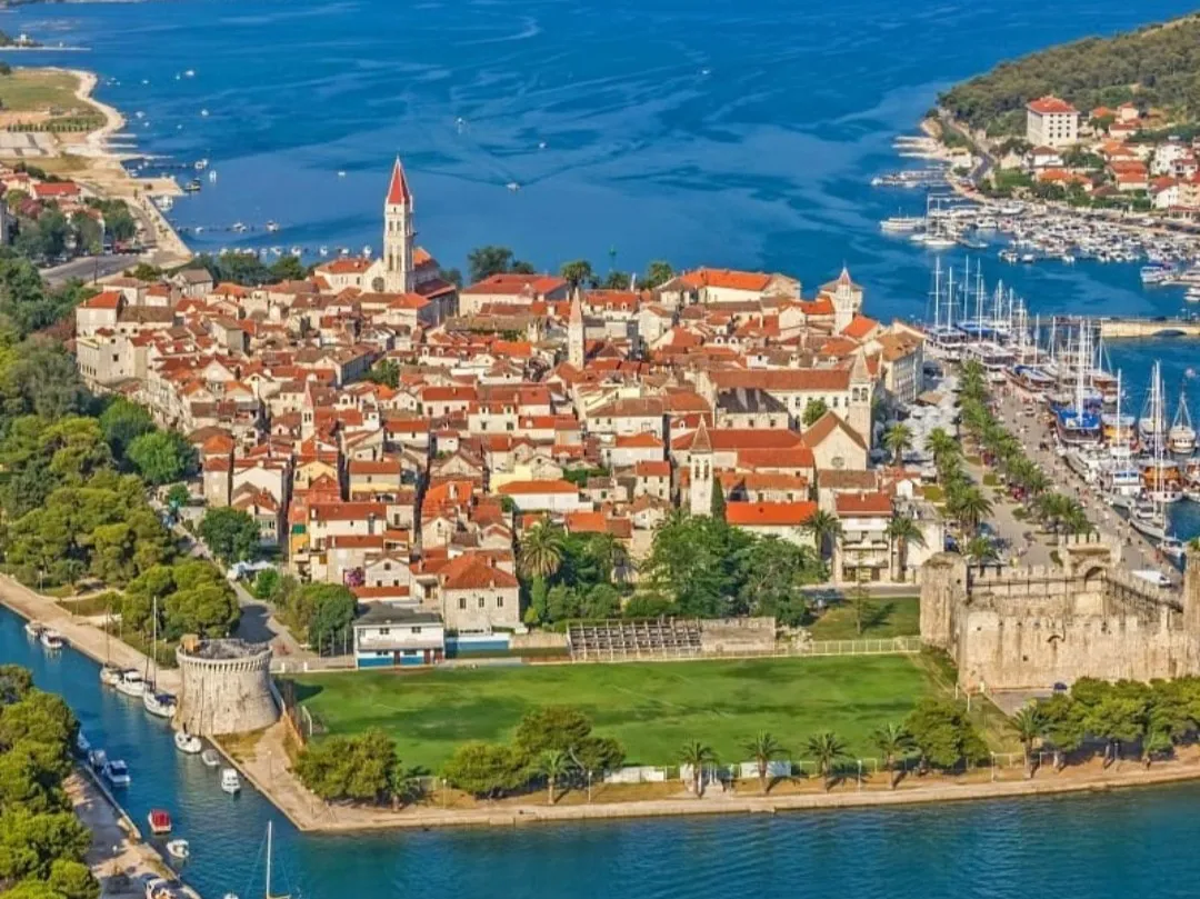 Fotografija lokacije Grad Trogir (Grad).